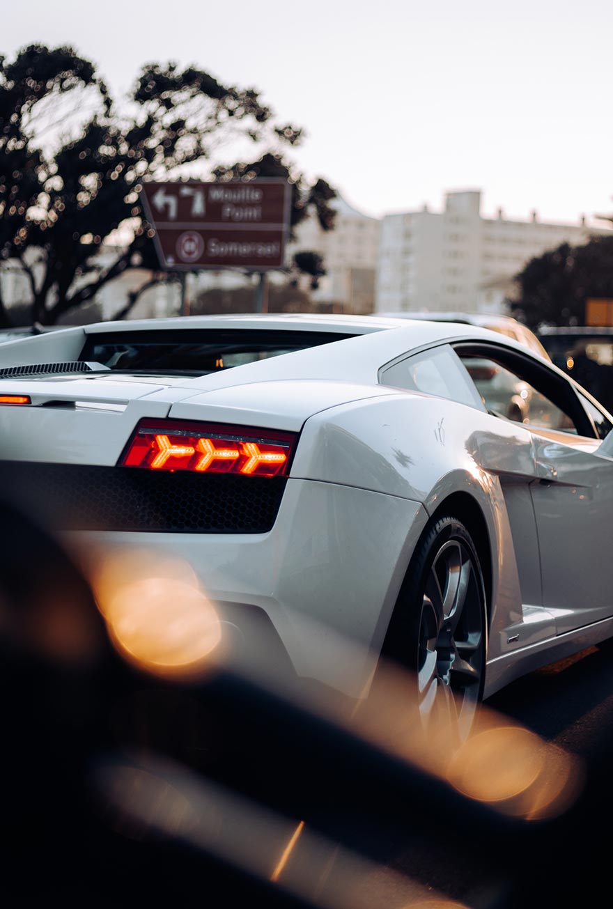 luxury vehicle rental service in Los Angeles